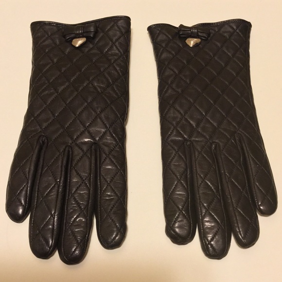 Coach Accessories - 🌺New in Bag Black Leather Coach Bow Goves🌺